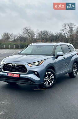 Внедорожник / Кроссовер Toyota Highlander 2021 в Виннице