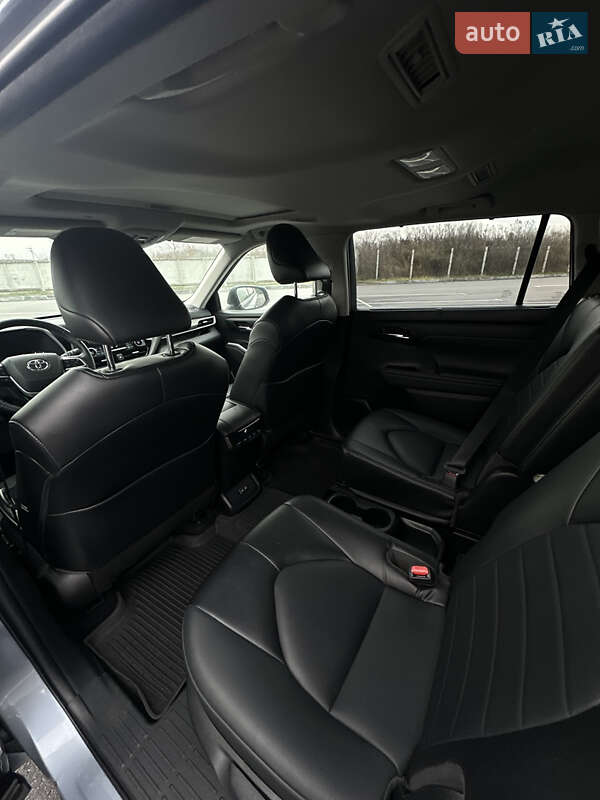 Позашляховик / Кросовер Toyota Highlander 2021 в Вінниці