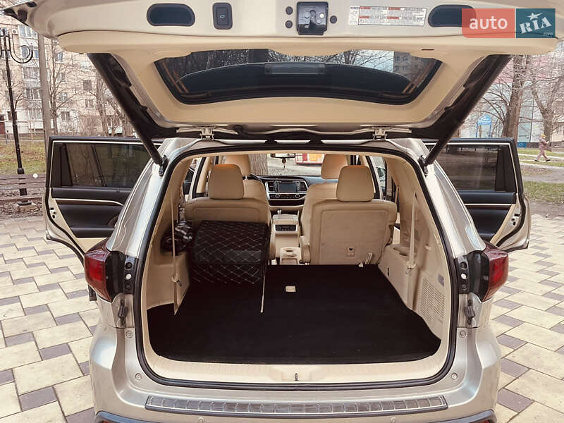 Внедорожник / Кроссовер Toyota Highlander 2015 в Кривом Роге фото 22 Внедорожник / Кроссовер Toyota Highlander 2015 в Кривом Роге