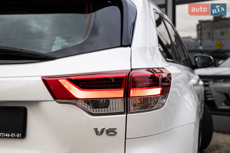 Позашляховик / Кросовер Toyota Highlander 2019 в Києві