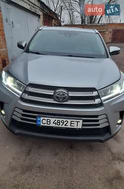 Позашляховик / Кросовер Toyota Highlander 2018 в Чернігові