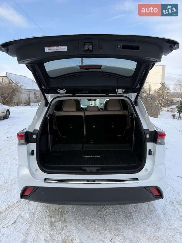 Внедорожник / Кроссовер Toyota Highlander 2022 в Фастове