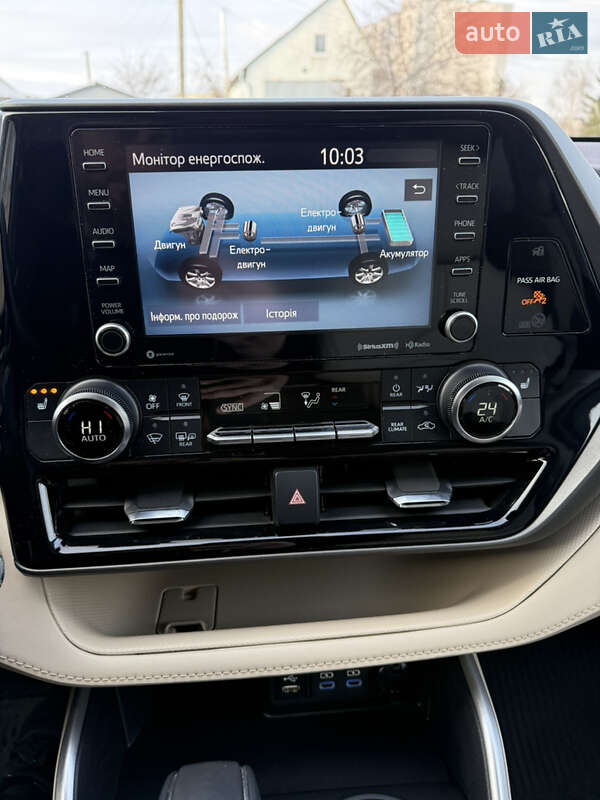 Внедорожник / Кроссовер Toyota Highlander 2022 в Фастове