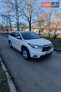 Внедорожник / Кроссовер Toyota Highlander 2015 в Николаеве