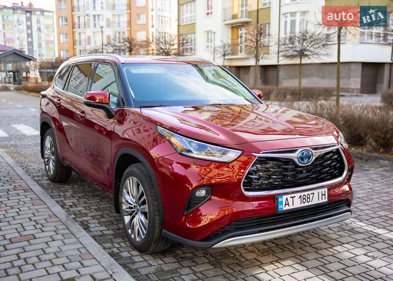 Позашляховик / Кросовер Toyota Highlander 2021 в Івано-Франківську