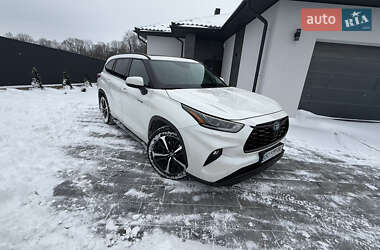 Позашляховик / Кросовер Toyota Highlander 2021 в Тернополі