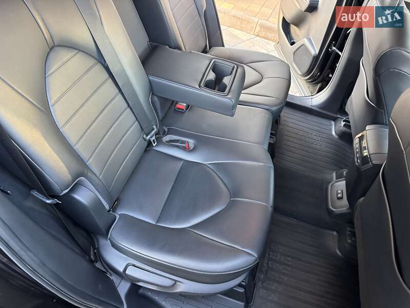 Внедорожник / Кроссовер Toyota Highlander 2020 в Киеве