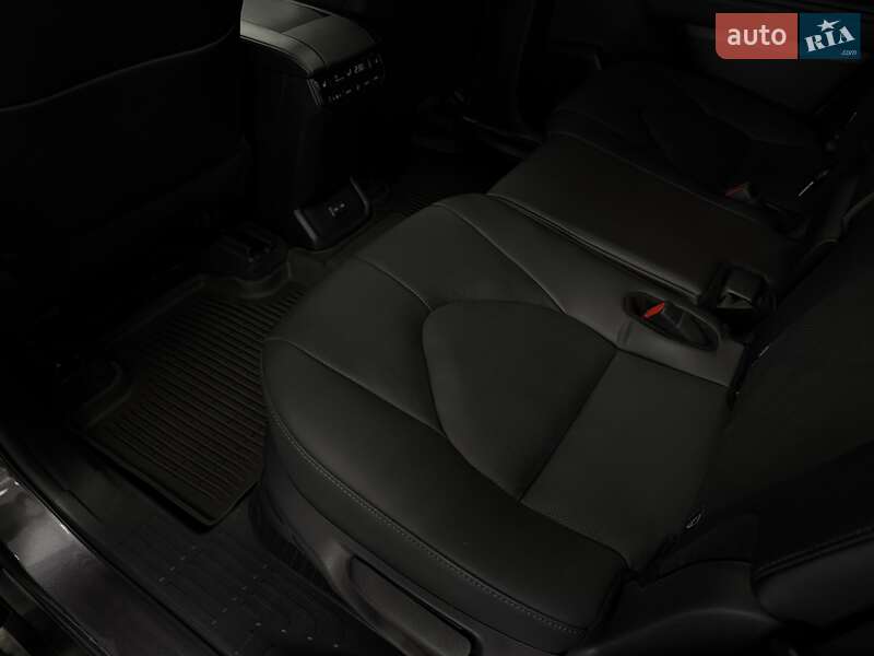 Внедорожник / Кроссовер Toyota Highlander 2024 в Тернополе