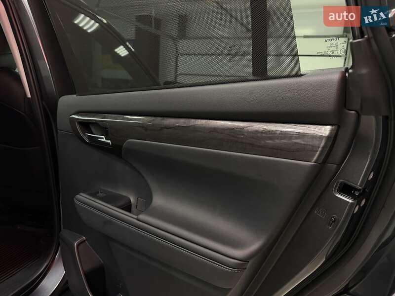 Внедорожник / Кроссовер Toyota Highlander 2024 в Тернополе