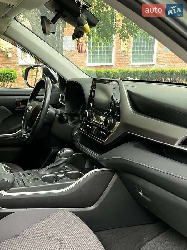 Внедорожник / Кроссовер Toyota Highlander 2020 в Шишаки