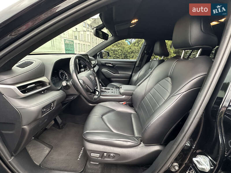 Позашляховик / Кросовер Toyota Highlander 2020 в Дніпрі