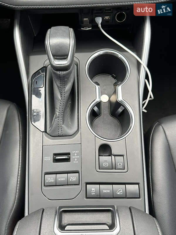 Позашляховик / Кросовер Toyota Highlander 2020 в Дніпрі