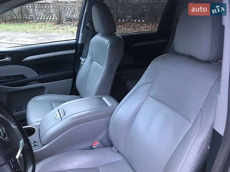 Внедорожник / Кроссовер Toyota Highlander 2014 в Николаеве