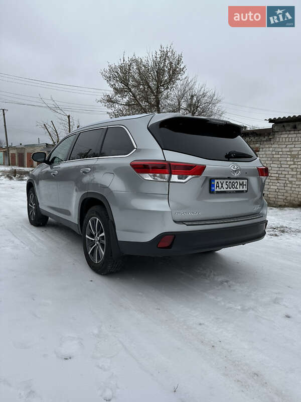 Внедорожник / Кроссовер Toyota Highlander 2019 в Харькове