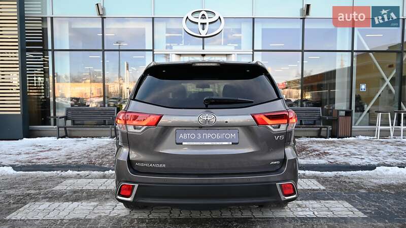 Внедорожник / Кроссовер Toyota Highlander 2019 в Киеве
