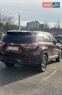 Внедорожник / Кроссовер Toyota Highlander 2014 в Калуше