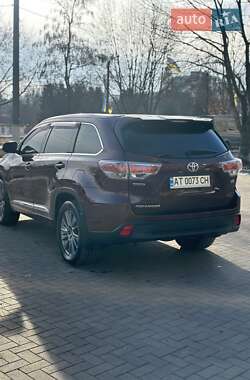 Внедорожник / Кроссовер Toyota Highlander 2014 в Калуше