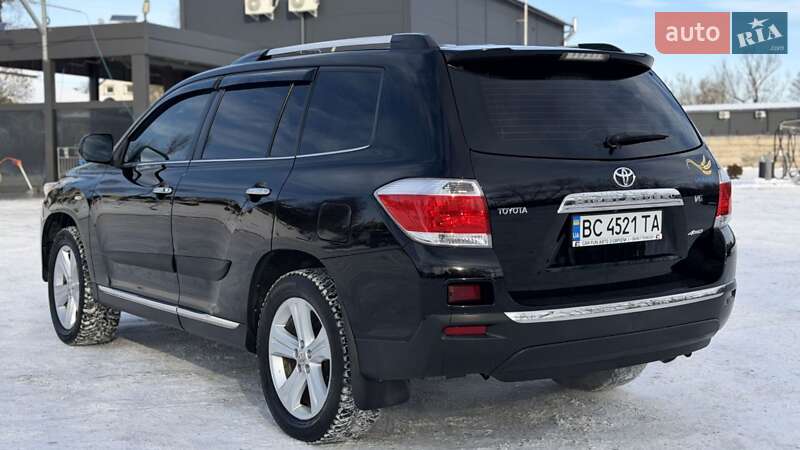 Внедорожник / Кроссовер Toyota Highlander 2011 в Зборове