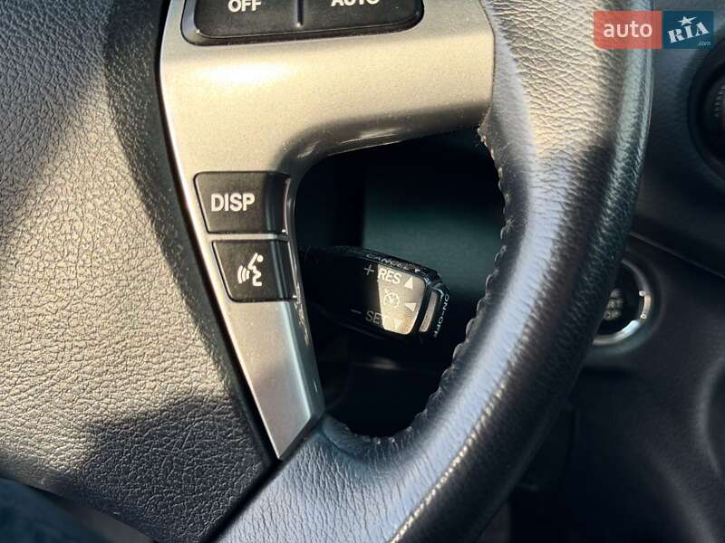 Внедорожник / Кроссовер Toyota Highlander 2011 в Зборове