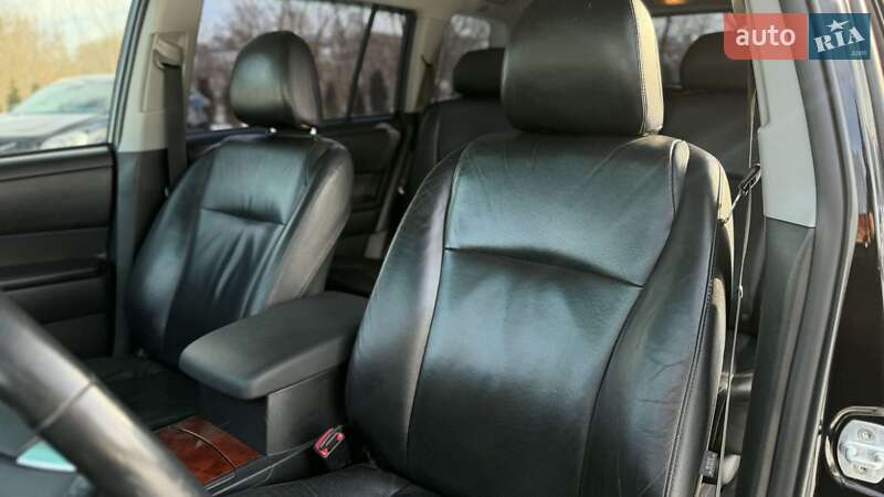 Внедорожник / Кроссовер Toyota Highlander 2011 в Зборове