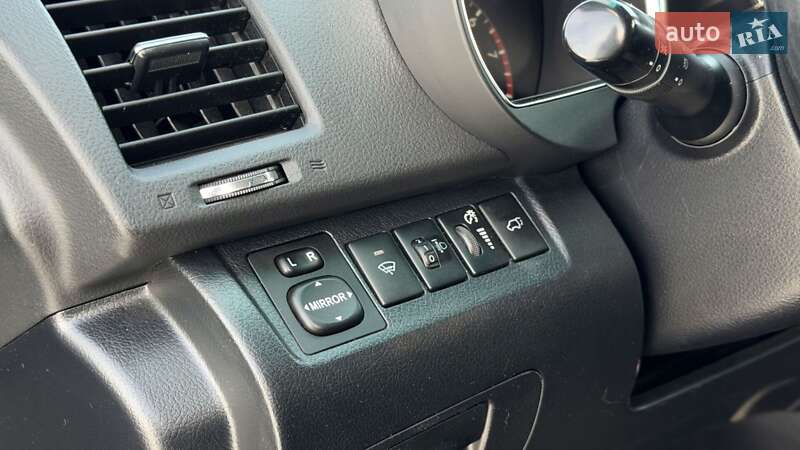 Внедорожник / Кроссовер Toyota Highlander 2011 в Зборове