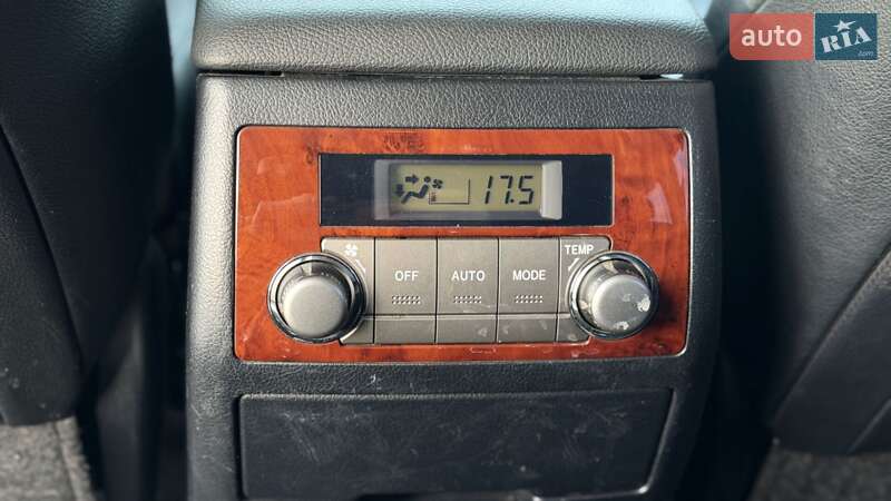 Внедорожник / Кроссовер Toyota Highlander 2011 в Зборове