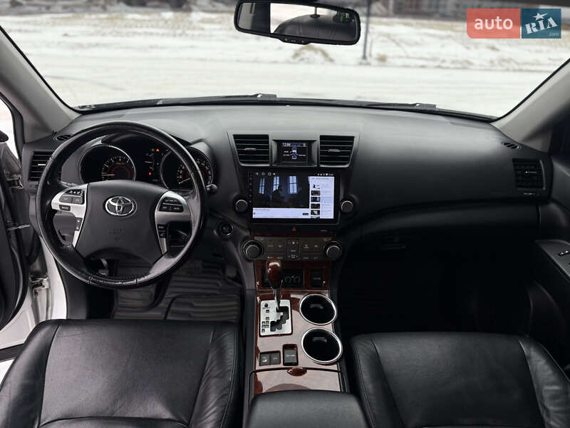 Внедорожник / Кроссовер Toyota Highlander 2011 в Ровно