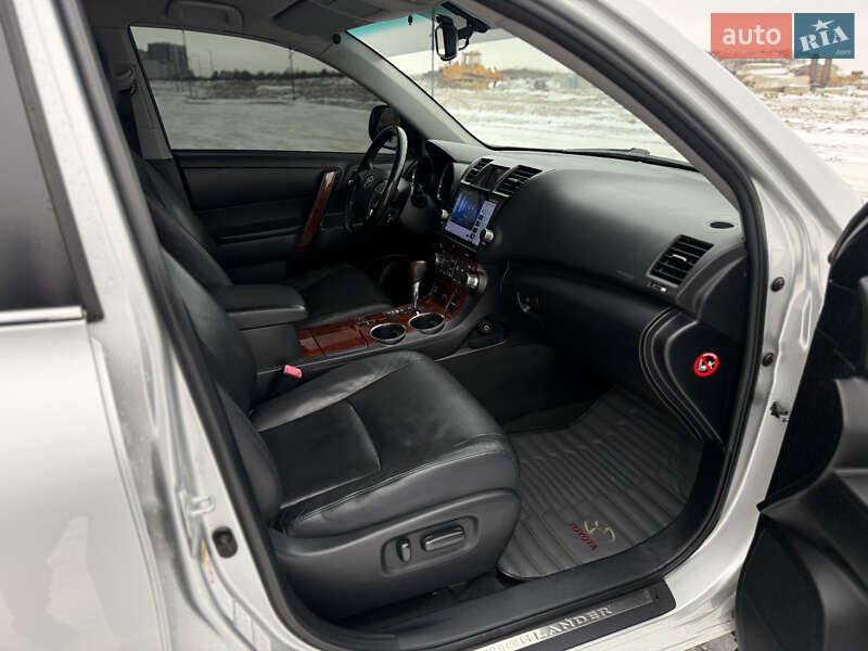 Внедорожник / Кроссовер Toyota Highlander 2011 в Ровно