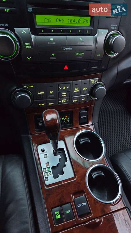 Внедорожник / Кроссовер Toyota Highlander 2013 в Харькове