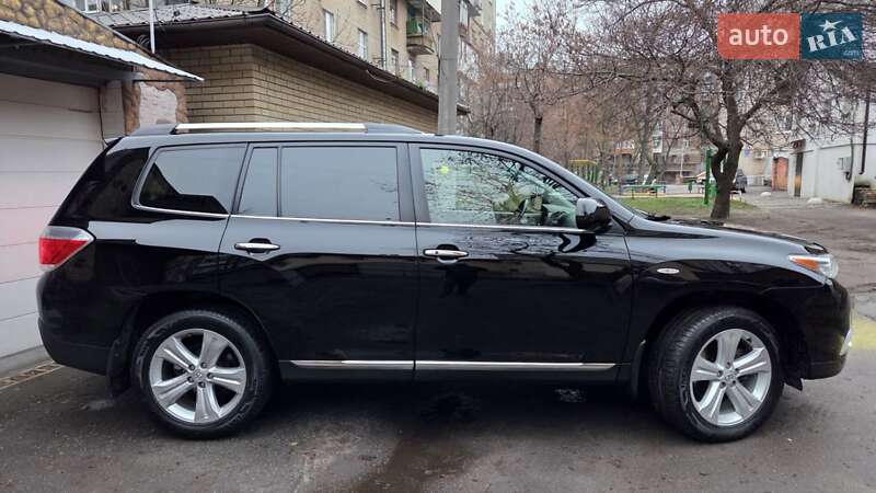 Внедорожник / Кроссовер Toyota Highlander 2013 в Харькове