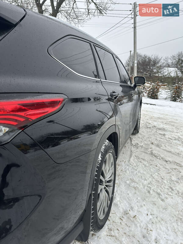 Позашляховик / Кросовер Toyota Highlander 2021 в Києві