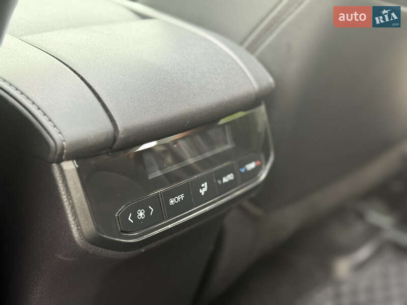 Внедорожник / Кроссовер Toyota Highlander 2021 в Самборе