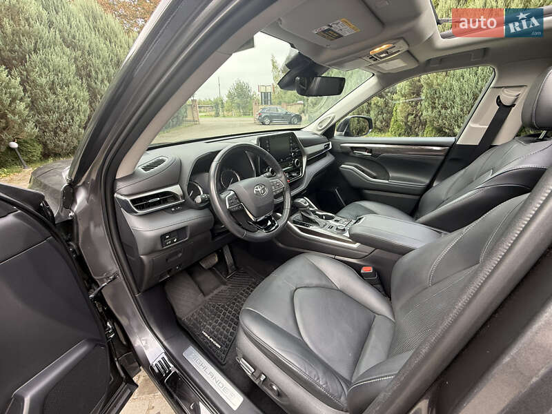 Внедорожник / Кроссовер Toyota Highlander 2021 в Самборе