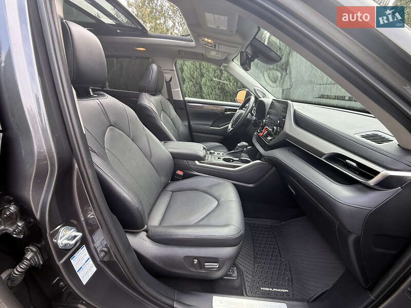 Внедорожник / Кроссовер Toyota Highlander 2021 в Самборе