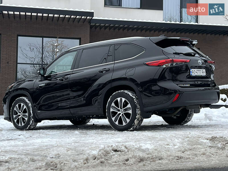 Внедорожник / Кроссовер Toyota Highlander 2020 в Ужгороде