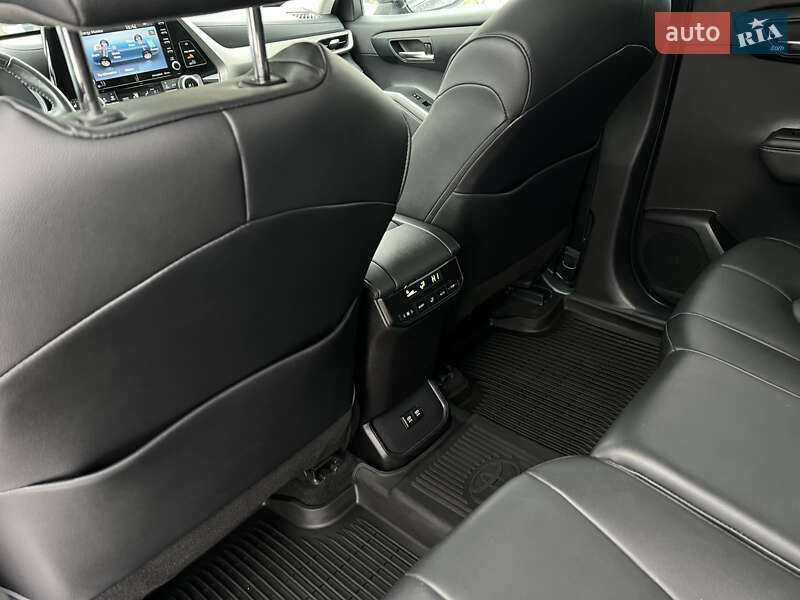 Внедорожник / Кроссовер Toyota Highlander 2020 в Ужгороде