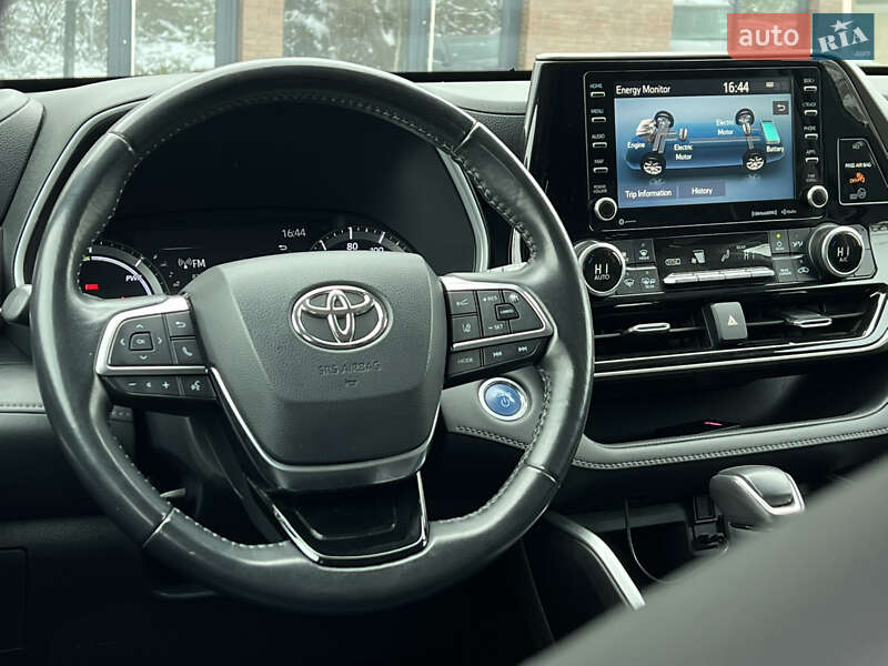 Внедорожник / Кроссовер Toyota Highlander 2020 в Ужгороде