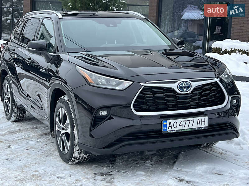 Внедорожник / Кроссовер Toyota Highlander 2020 в Ужгороде