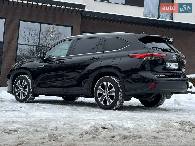 Внедорожник / Кроссовер Toyota Highlander 2020 в Ужгороде