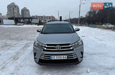 Внедорожник / Кроссовер Toyota Highlander 2016 в Днепре