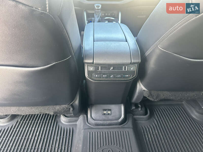 Внедорожник / Кроссовер Toyota Highlander 2021 в Гайсине