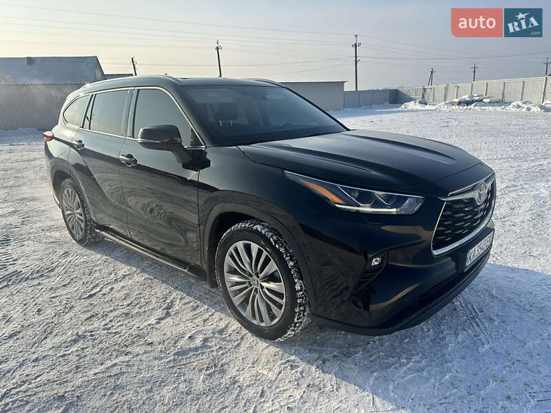 Внедорожник / Кроссовер Toyota Highlander 2021 в Гайсине