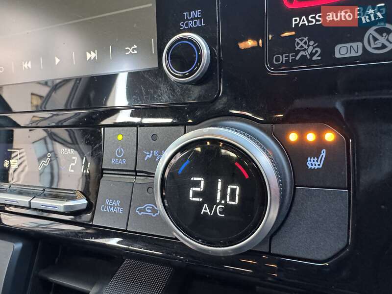 Внедорожник / Кроссовер Toyota Highlander 2020 в Тернополе