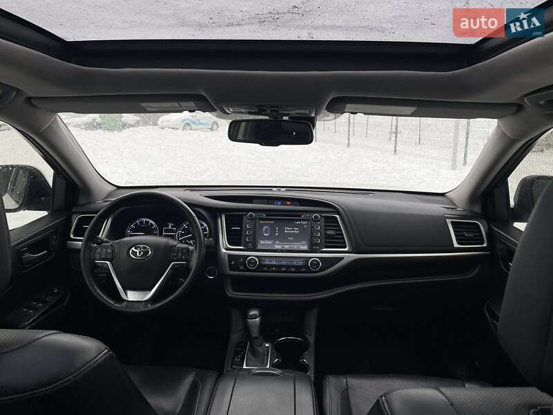 Внедорожник / Кроссовер Toyota Highlander 2015 в Днепре
