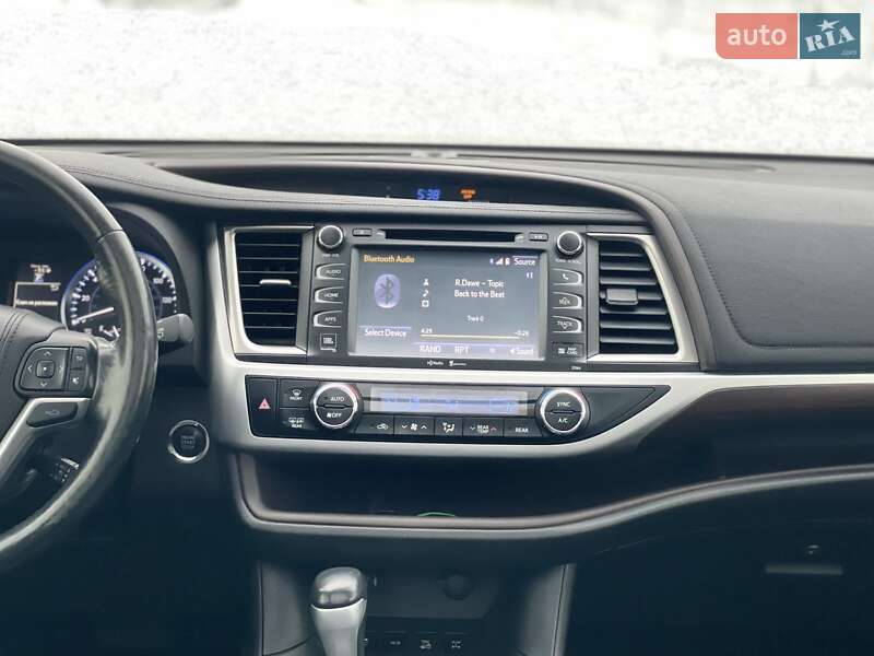 Внедорожник / Кроссовер Toyota Highlander 2015 в Днепре