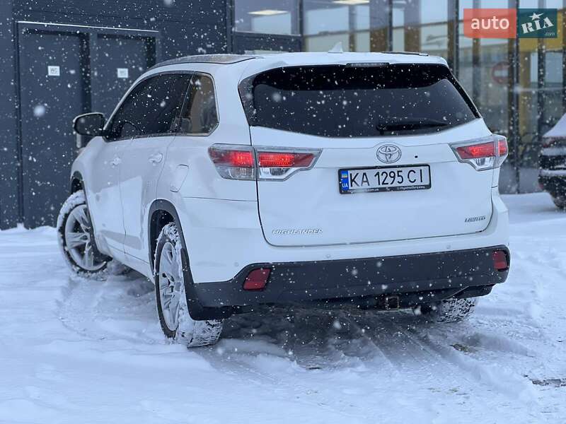 Внедорожник / Кроссовер Toyota Highlander 2015 в Днепре