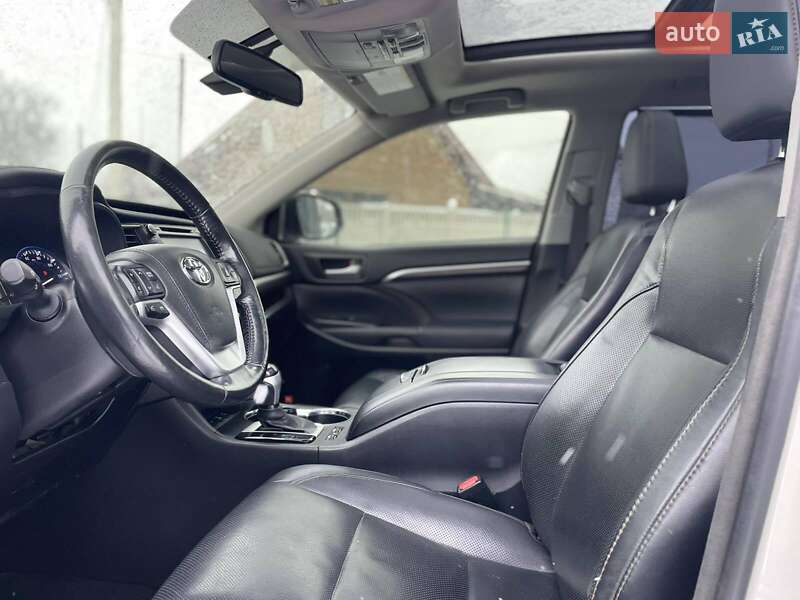 Внедорожник / Кроссовер Toyota Highlander 2015 в Днепре