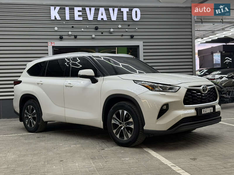 Внедорожник / Кроссовер Toyota Highlander 2020 в Киеве