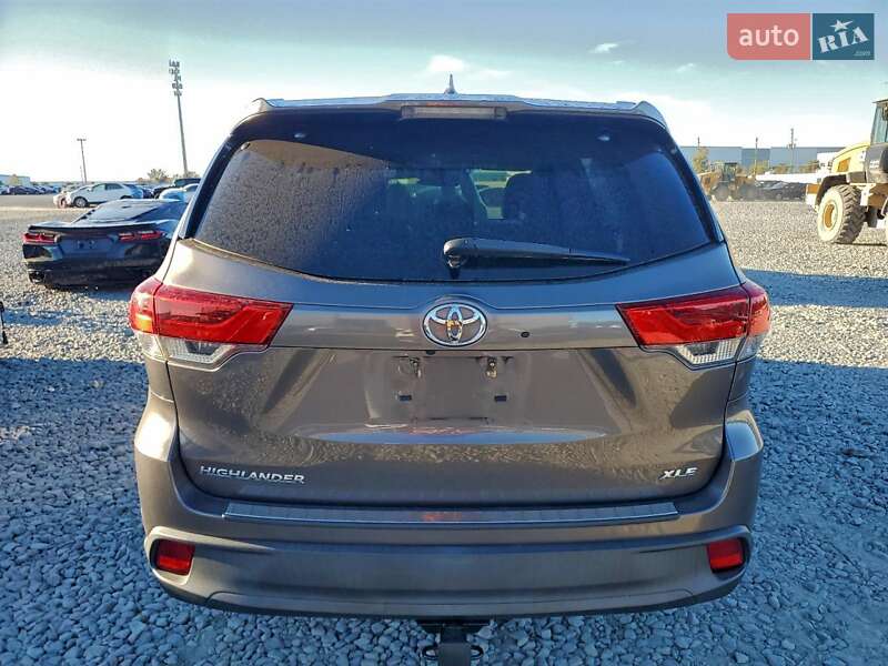 Внедорожник / Кроссовер Toyota Highlander 2017 в Виннице