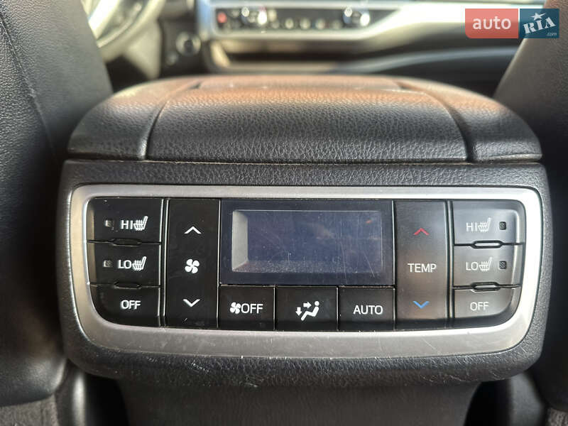 Внедорожник / Кроссовер Toyota Highlander 2014 в Киеве фото 16 Внедорожник / Кроссовер Toyota Highlander 2014 в Киеве